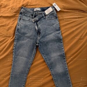 Abercrombie & Fitch High The Super Skinny Ankle Jeans High Rise - Size 29/8s